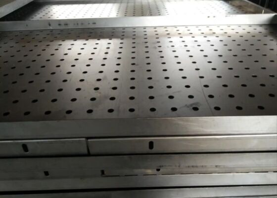 شبکه سیم سوراخ شده برای محیط های خشن و کاربردهای بار بالا